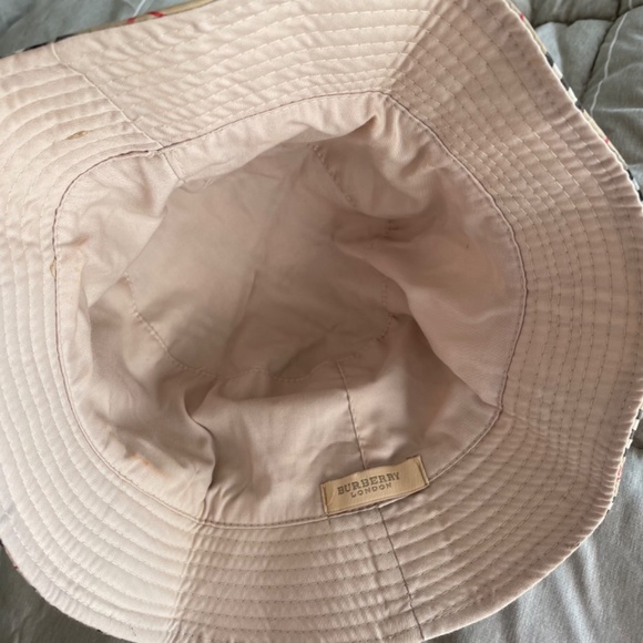 Burberry pattern bucket hat - Picture 7 of 11